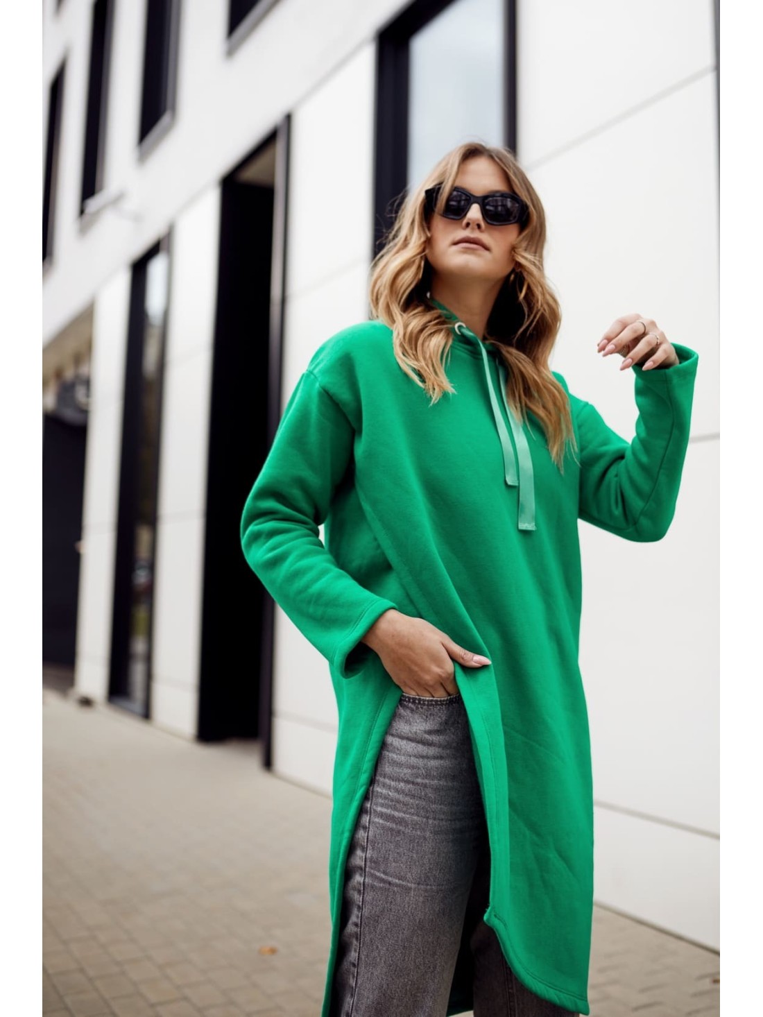 Oversized insulated tunic with an asymmetrically cut side, green FI726 - Online store - Boutique